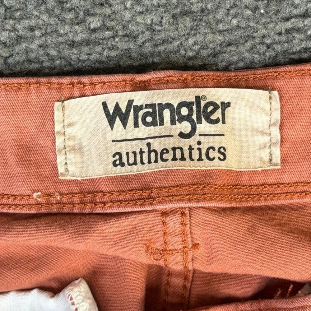 Wrangler Authentics Mens Cargo Shorts Coral Pink Size 32 Cotton Utility Summer